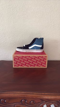 Navy ski-hi VANS shoe’s size 9