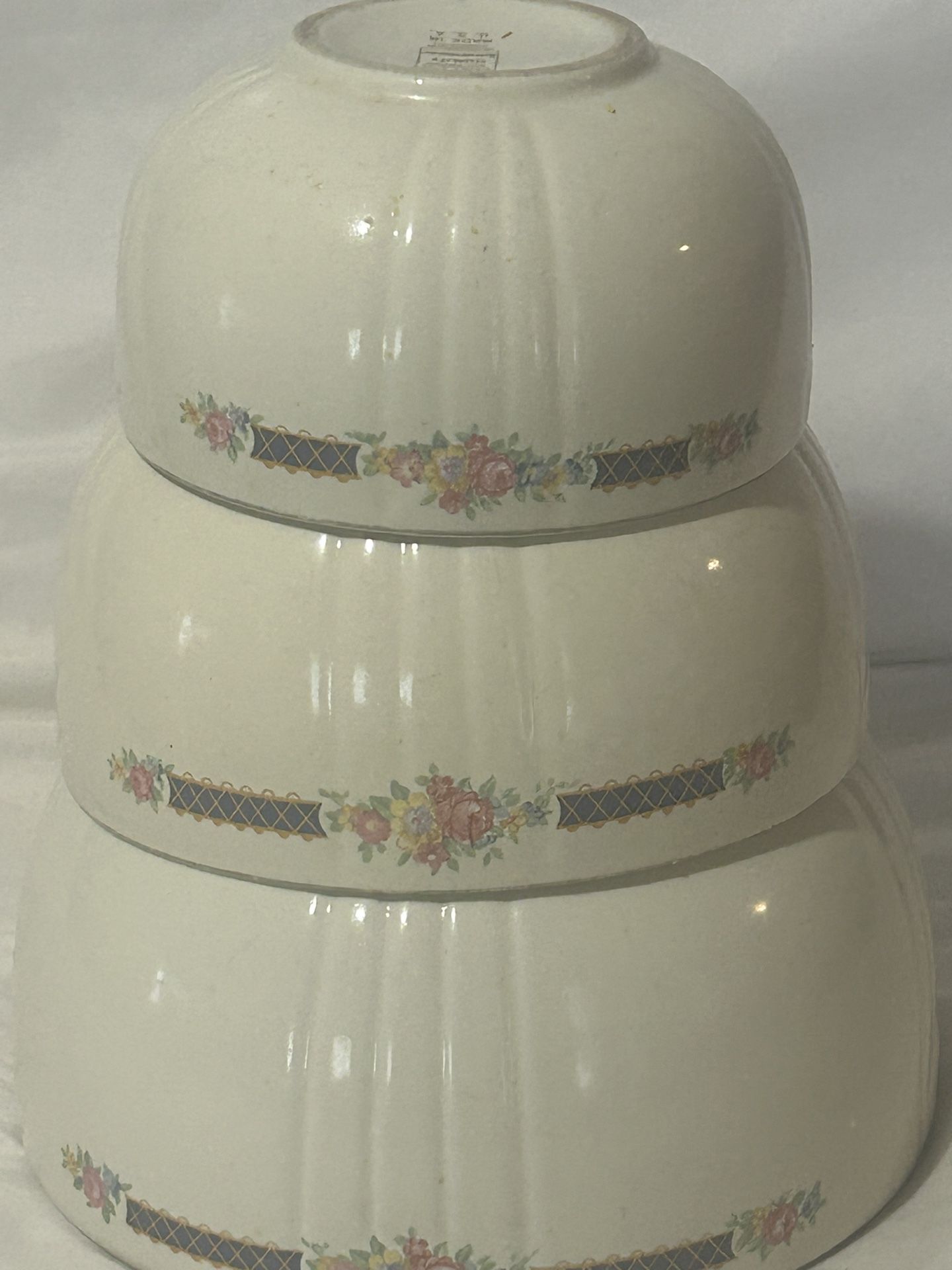 Mid Century Hall’s Superior Quality Kitchen Ware Mixing Bowl Set Great Shape