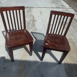 Kids oak wood chairs ( set of 2 ) needs some TLC but very sturdy chairs 