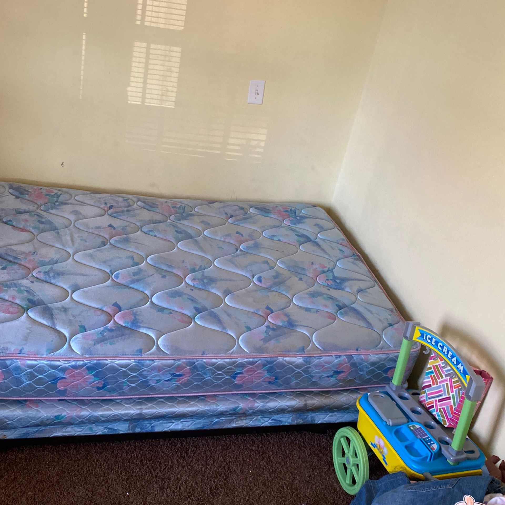 Full Size Box Spring And Mattress