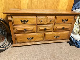 Sturdy Solid Oak Vintage 8 Drawer Dresser