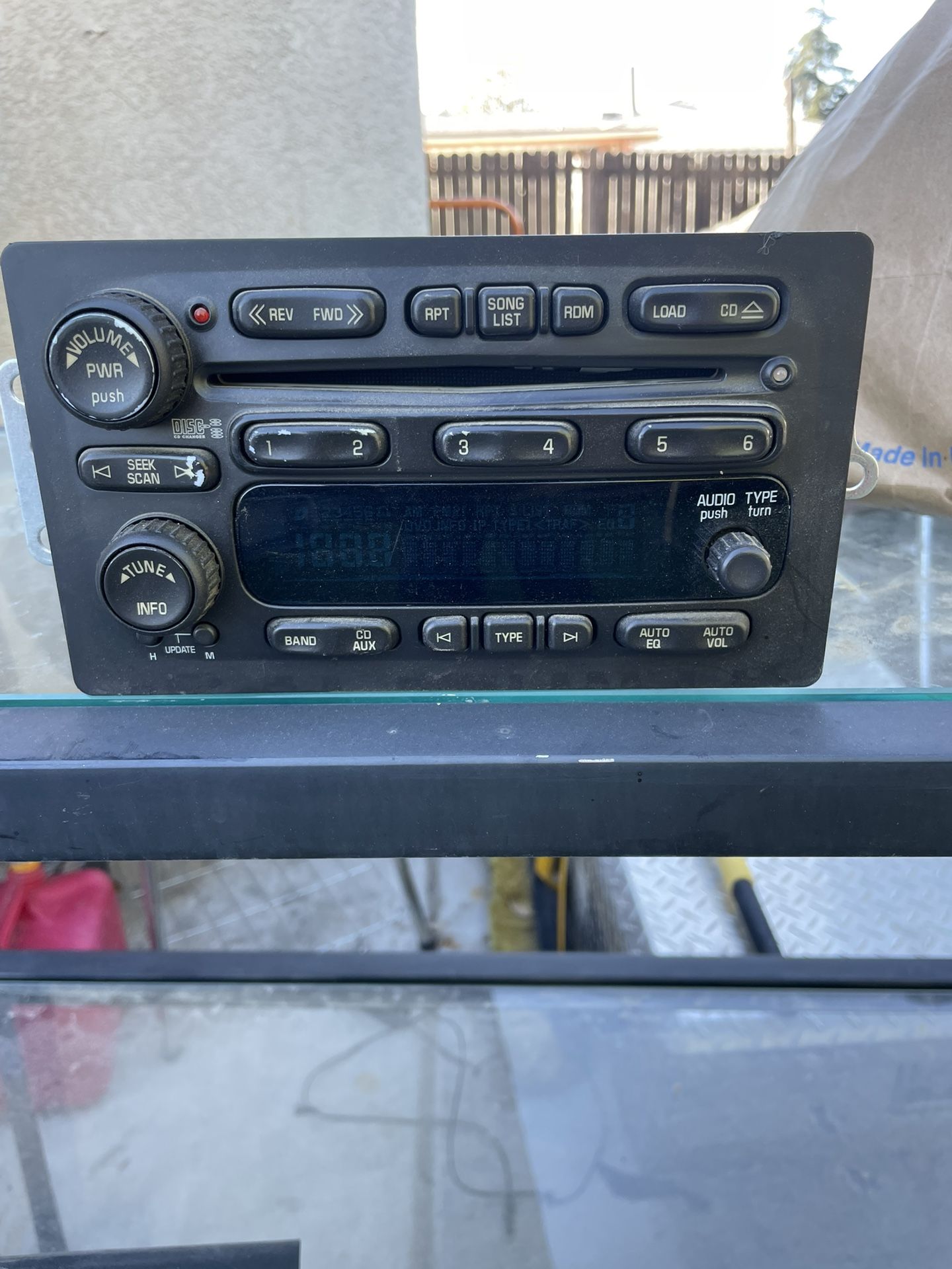 Chevrolet Tahoe Radio