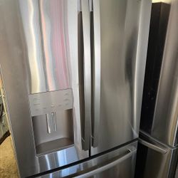 17.5 cu. ft. French Door Refrigerator in Fingerprint Resistant Stainless Steel, Counter-Depth ENERGY STAR