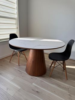 Modern Oval Dining Table + 2 Chairs – Excellent Condition