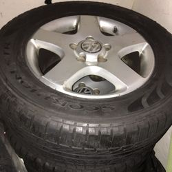 4 VW Touareg 17” rims and pirelli scorpion tires