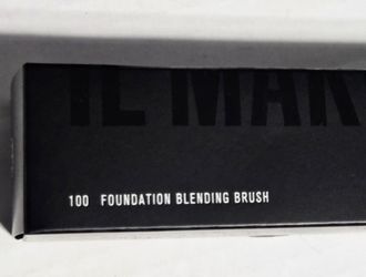 IL Makiage #100 Foundation Blending Brush Makeup Brush New in Box