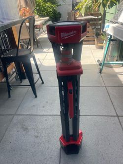 Milwaukee M18 Cordless Rocket Tower Light (Tool-Only