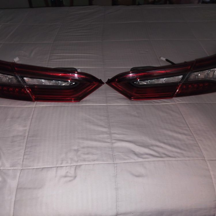 Toyota Camry Xse Set Of Taillights LEDs 