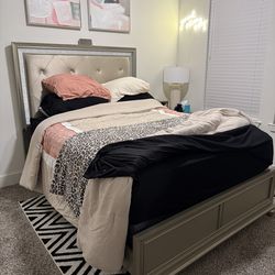 Queen Full Set (bed + dresser + mirror + nightstand)