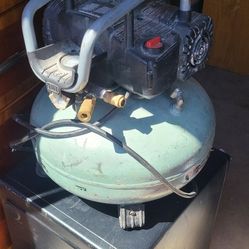 Metabo HPT. 8 gallon tank. Air compressor