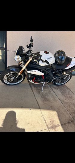 2012 speed triple 1050