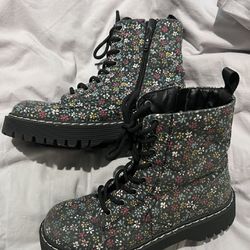 Floral combat Boots - Size 7.5
