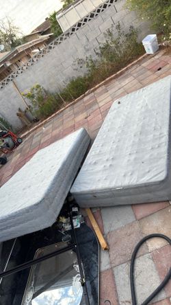 King bed good condition asking 100