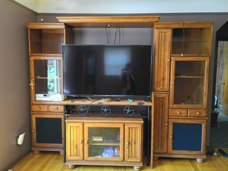 Entertainment center