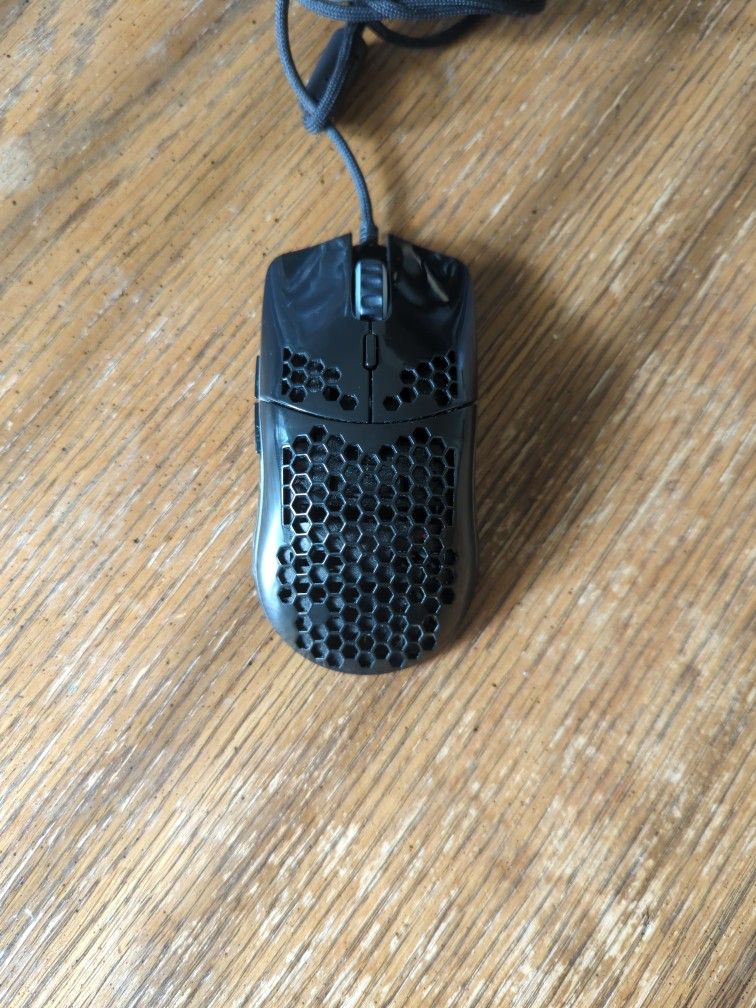 Glorious Model O- (Glossy finish)