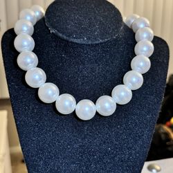 Elegant Faux Pearl Necklace- Set Necklace and earrings