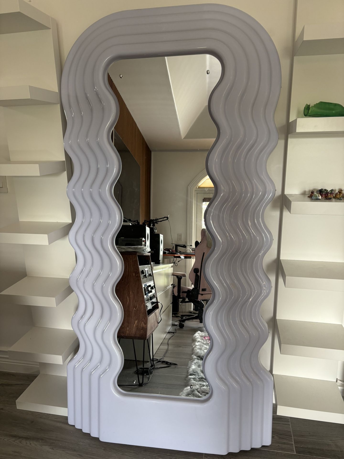 Wavy LED  Mirror