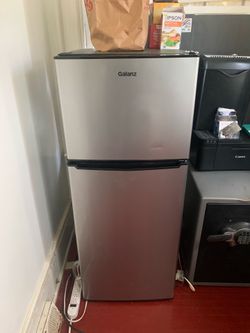 Mini fridge
