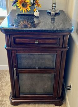 Refrigerated Wine Cabinet and Accessories