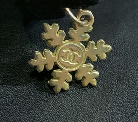 Vintage Chanel Gold Plated Snowflake Bag Charm Genuine