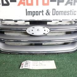 FT4B8200AKS 2015 - 2016 - 2017 FORD EDGE FRONT BUMPER GRILLE OEM AX17411