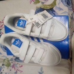Brand New Adidas Originals  Kids Size US 1K