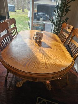 Dining Table 6 chairs with a leaf