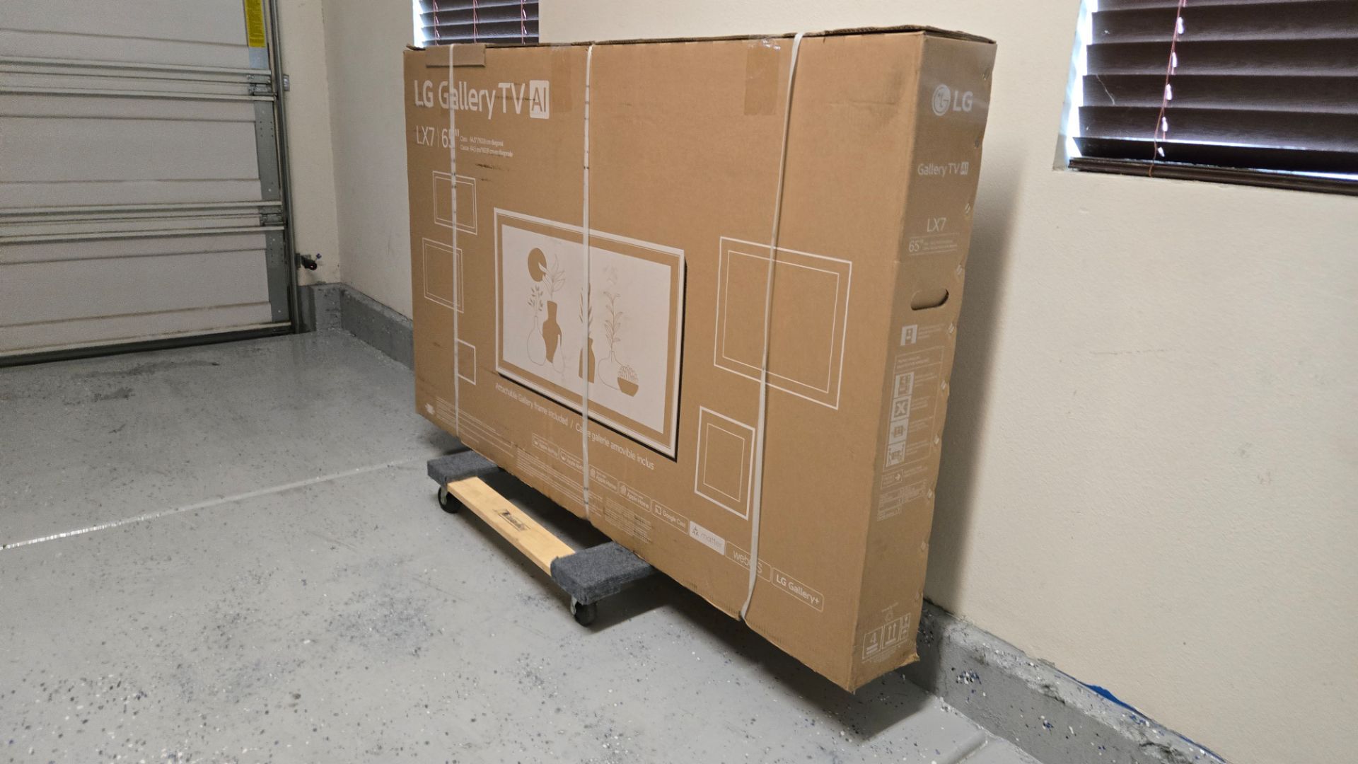 65 Inch LG Gallery Frame Mini LED TV with bezel. Brand new factory sealed 2026 Model.
