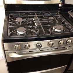 GE Gas Stove / Convention Oven 