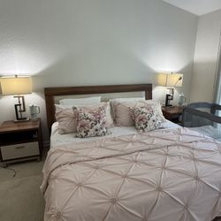 Mid-Century Modern Bedroom Set – Excellent Condition