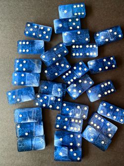 DOMINOES SET