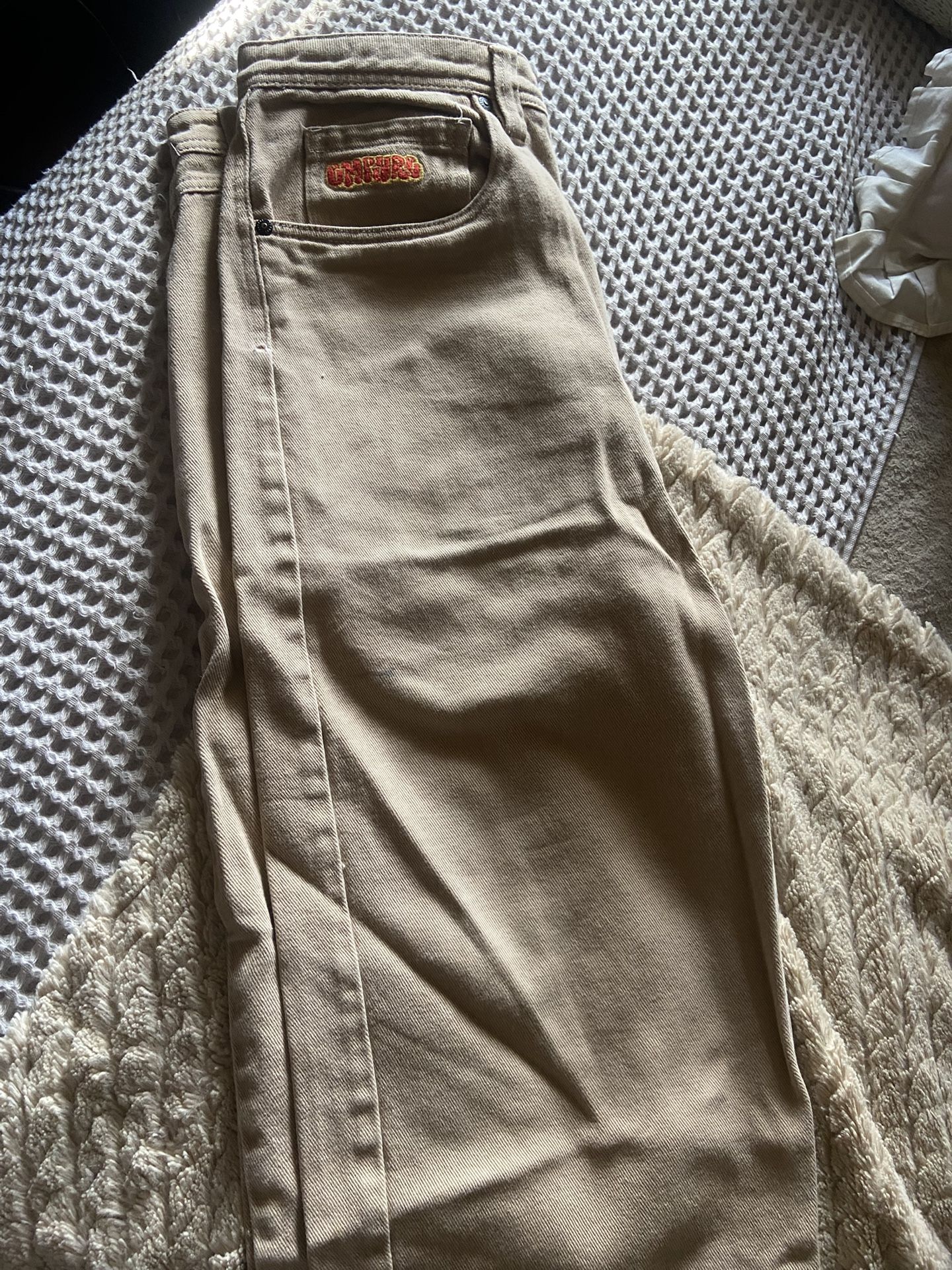 khaki emprye pants
