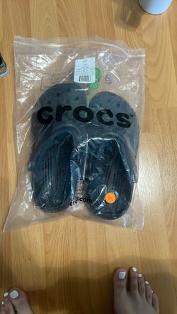 Black Crocs 
