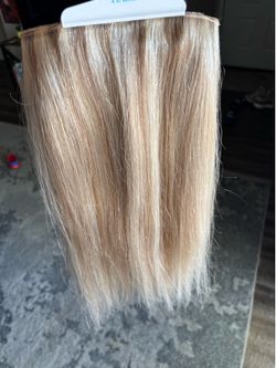 HALO Blonde Wavy 18” Extensions