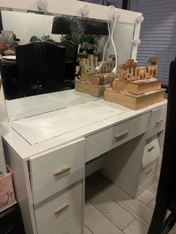 Vanity mirror with lights!