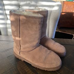 Sized 9 Boots