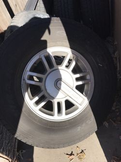 GM Hummer wheels and like new tires 90% tread