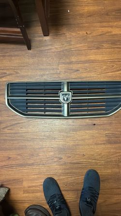 2009 Dodge Caliber front Grill