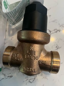 Zurn pressure reducing valve with attachments