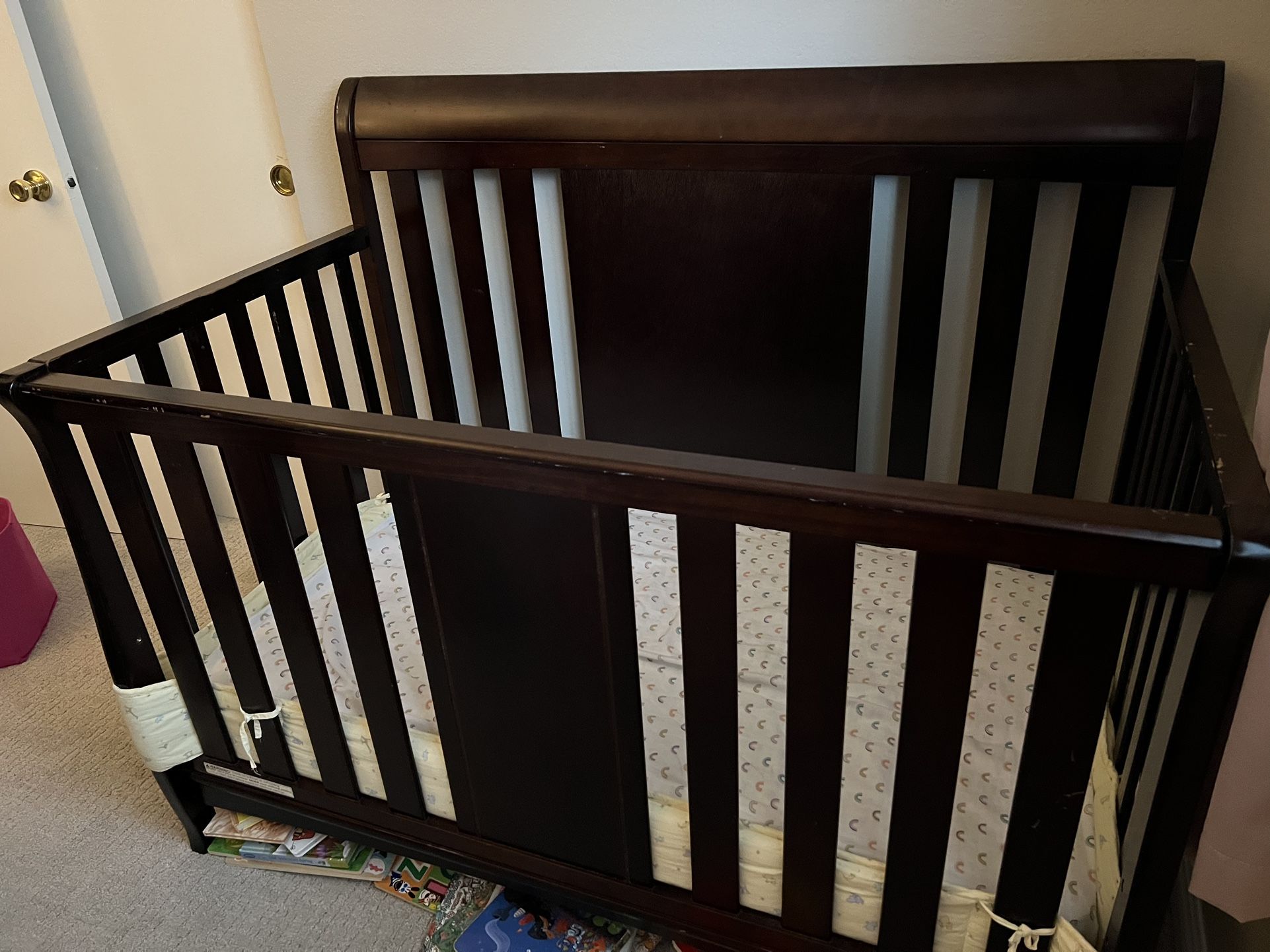 Like New Baby bed crib Emerson Convertible Solid Wood Crib With