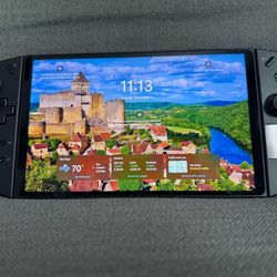 Lenovo Legion Go (512 GB SSD, AMD Ryzen Z1 Extreme) BARELY USED!