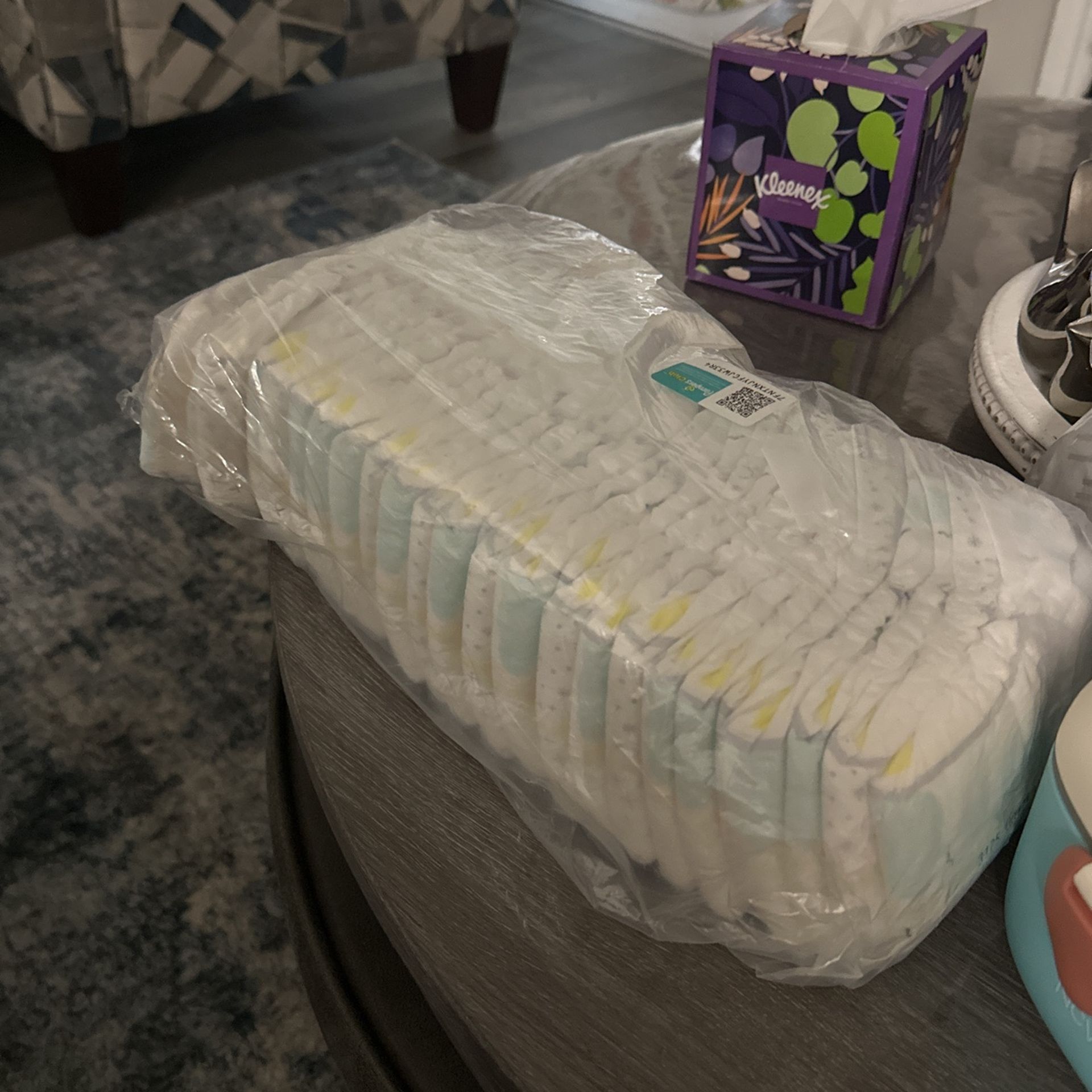 Newborn Pampers 32 Count