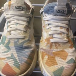 Women’s Vans Lelia Hurst UltraRange Size 8