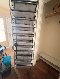 Hanging shoe rack