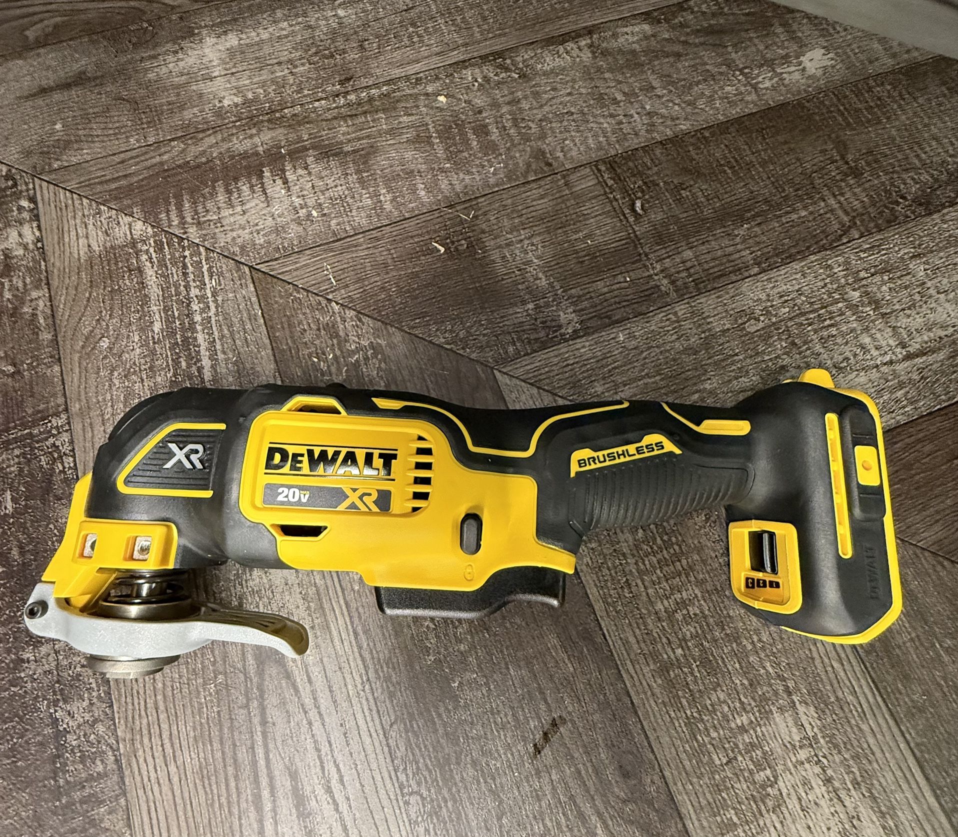 DEWALT Oscillating Multi Tool 20V MAX XR Cordless Brushless 3-Speed (Tool Only)