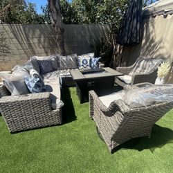Patio Furniture Set Outdoor New In the Box