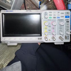 Siglent Technologies SDS1202X-E 200 MHz Digital Oscilloscope 2 Channels