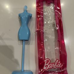 Barbie Travel Bag And Clothing Stand 