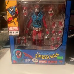 mafex scarlet spider-man 2.0