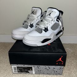 Air Jordan 4 ‘Military Black’ Size 5Y